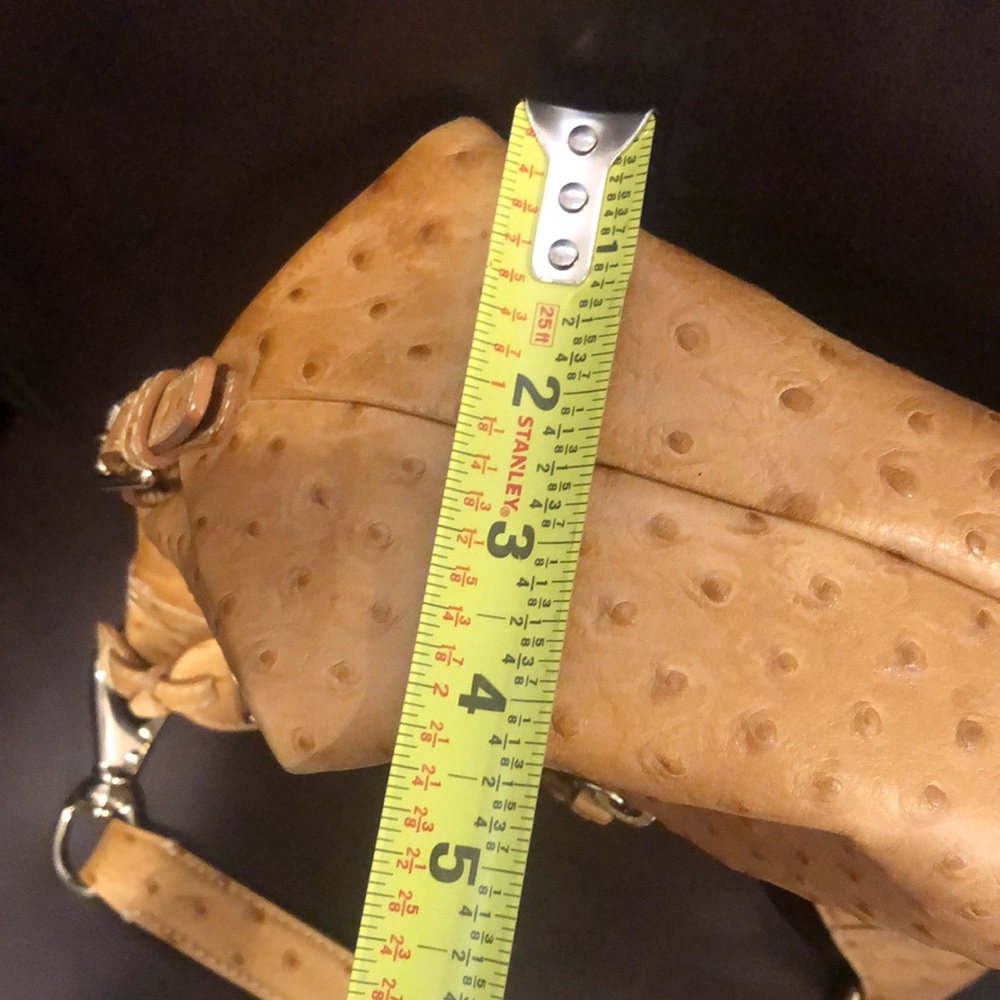 Vintage DOONEY & BOURKE Camel Ostrich Print Leather Shoulder Bag Hobo Design - Picture 13 of 14